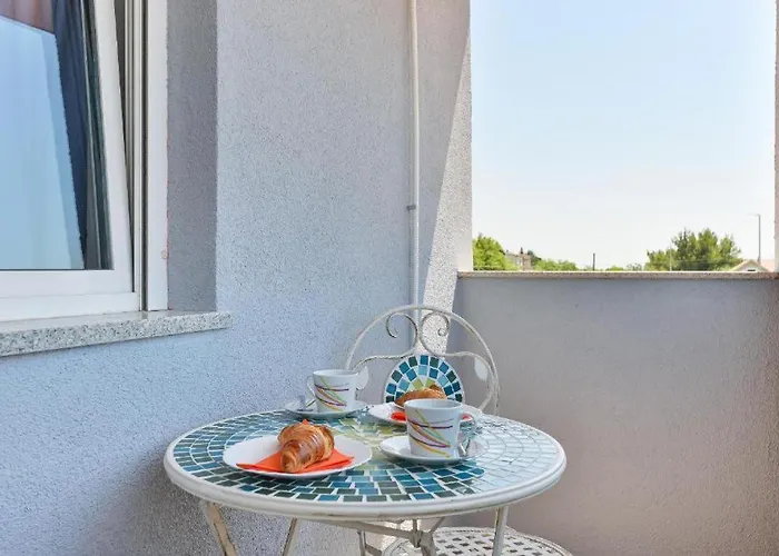 Sara ヴィラ ベンコヴァツ