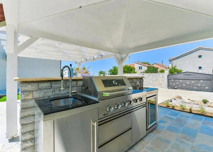 Sara ヴィラ ベンコヴァツ