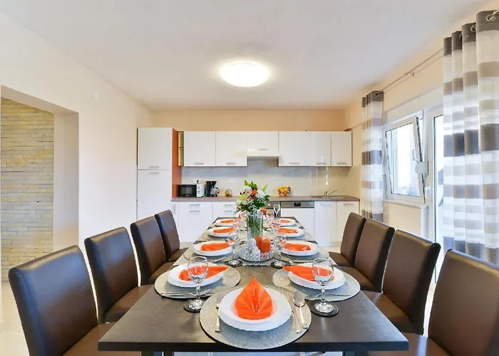 Sara ベンコヴァツ