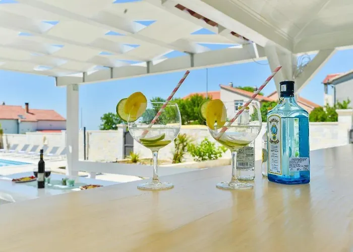 Sara ベンコヴァツ