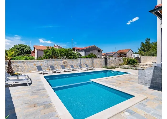 Sara ベンコヴァツ