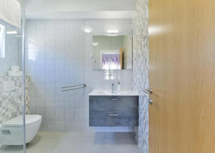 Sara ヴィラ ベンコヴァツ