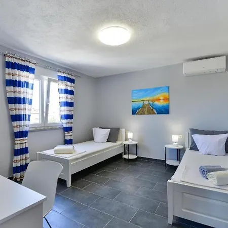 Sara * بنكوفاتش