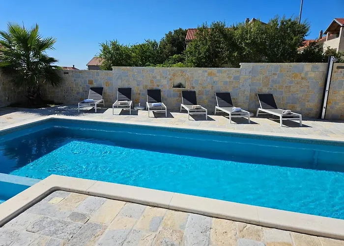 Sara Вилла Бенковац