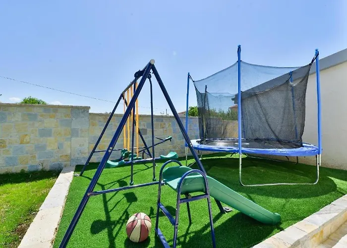 Sara Бенковац